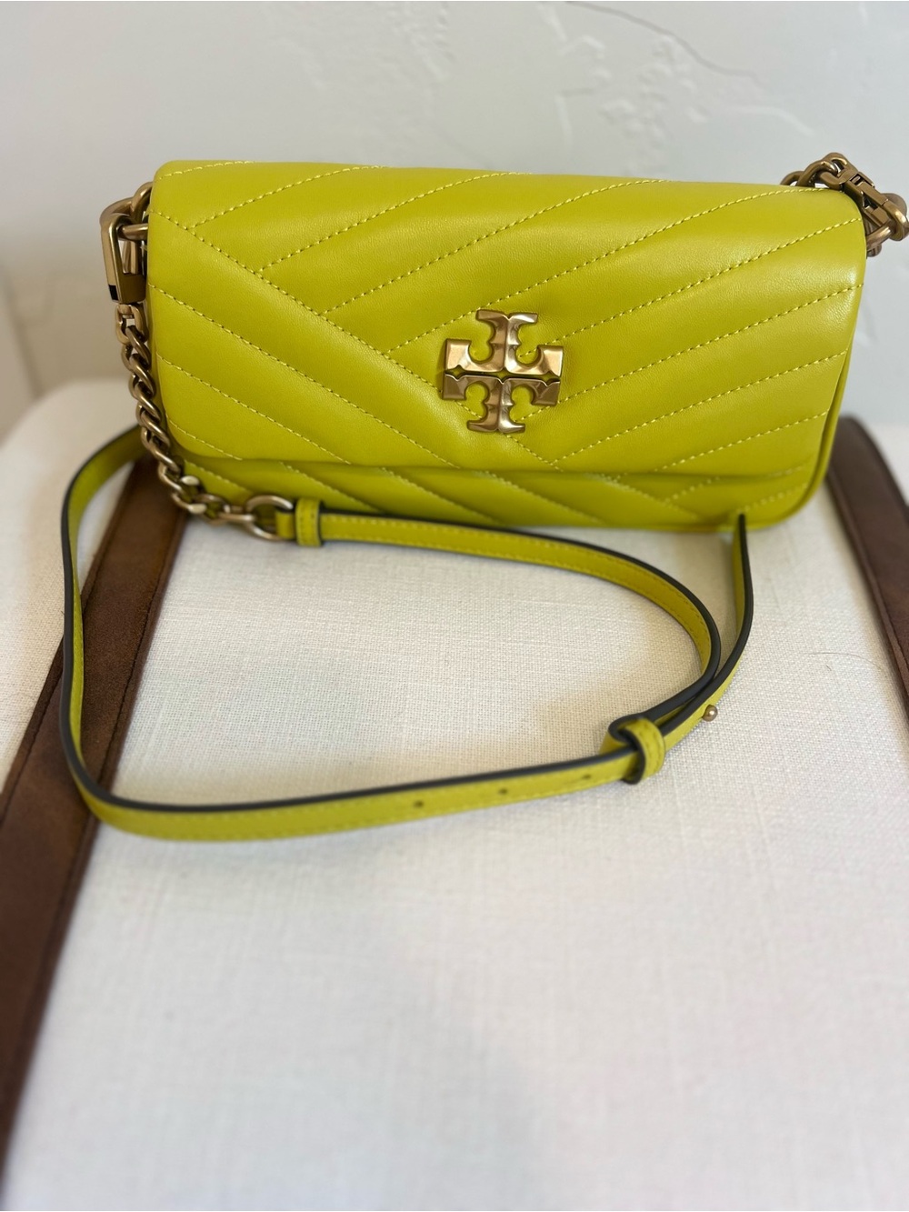 Tory Burch Island Chartreuse Quilted Kira Shoulder Bag with Gold Logo NWOT 🌷 - Picture 2 of 6